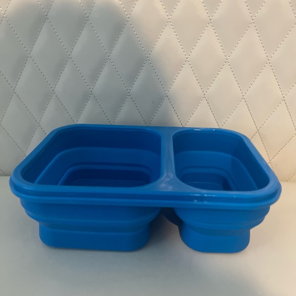 Disneyland Hong Kong collapsible bento container - Picture 8 of 11